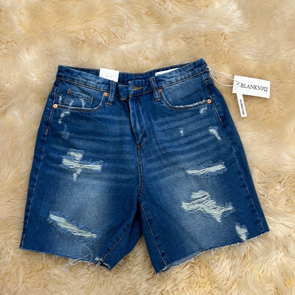 *SUSTAINABLE DENIM * ripped warren denim short
100% cotton